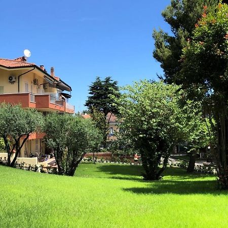 Residenza Verdemare Misano Adriatico Extérieur photo